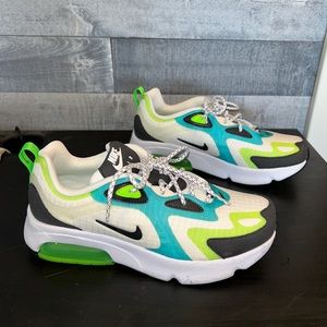 NIKE AIR MAX 200 SE SIZE 7Youth ( 8.5 Women’s )